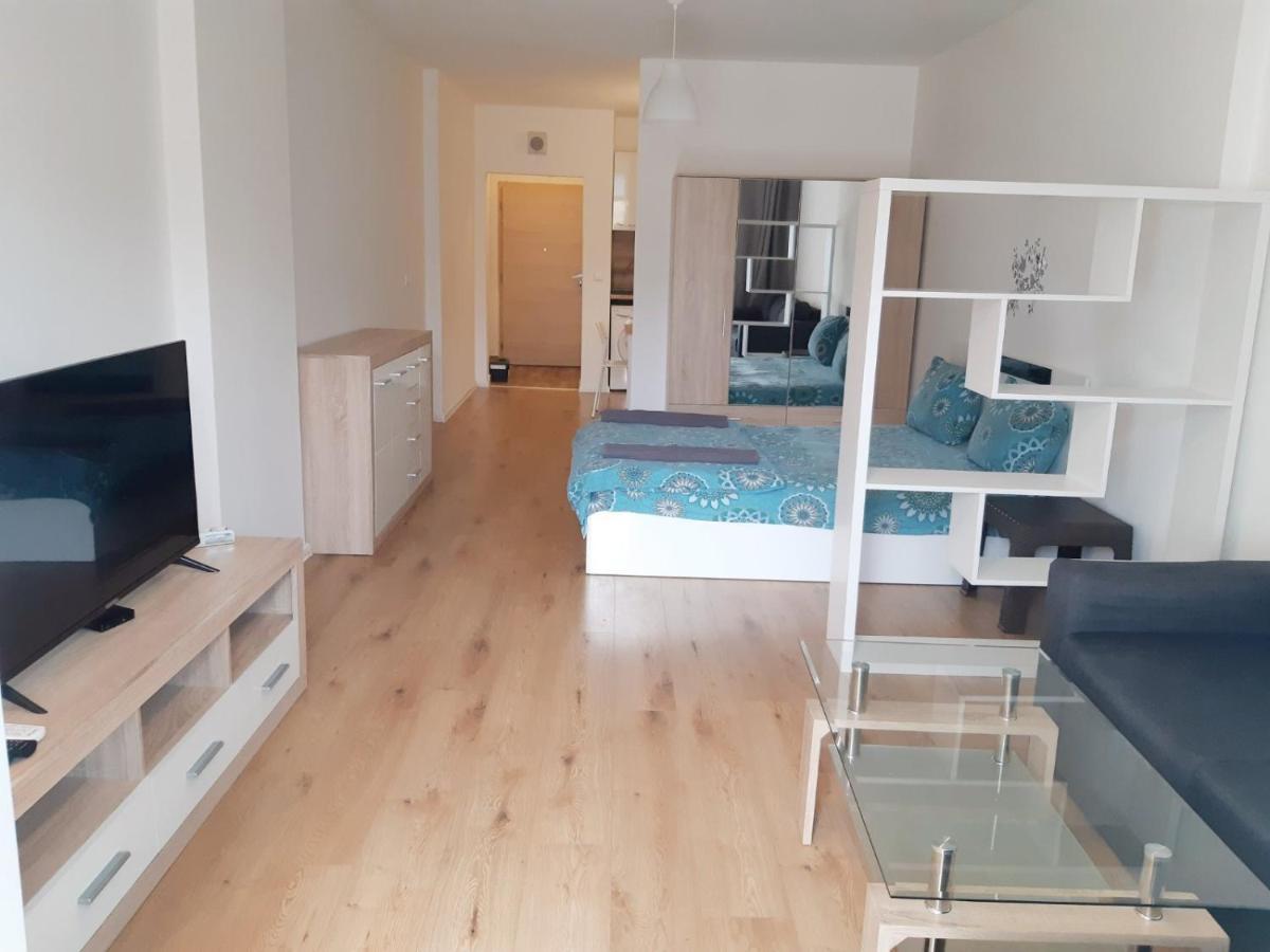 Huge Apartment With A Parking Space In The Same Building София Екстериор снимка